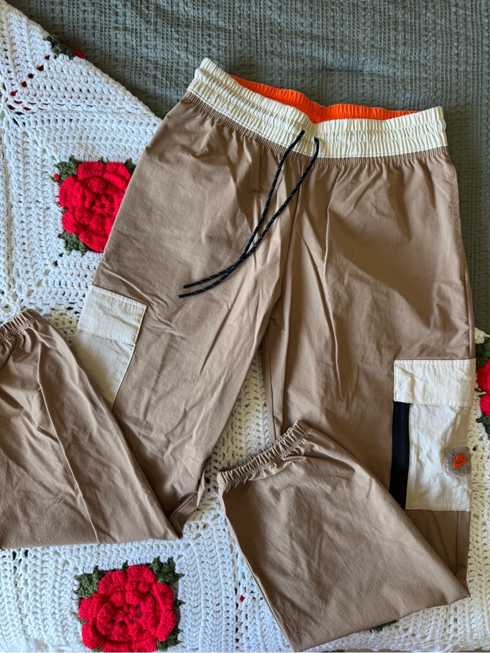 Nike Sportswear WMNS Colorblock Woven Cargo Joggers